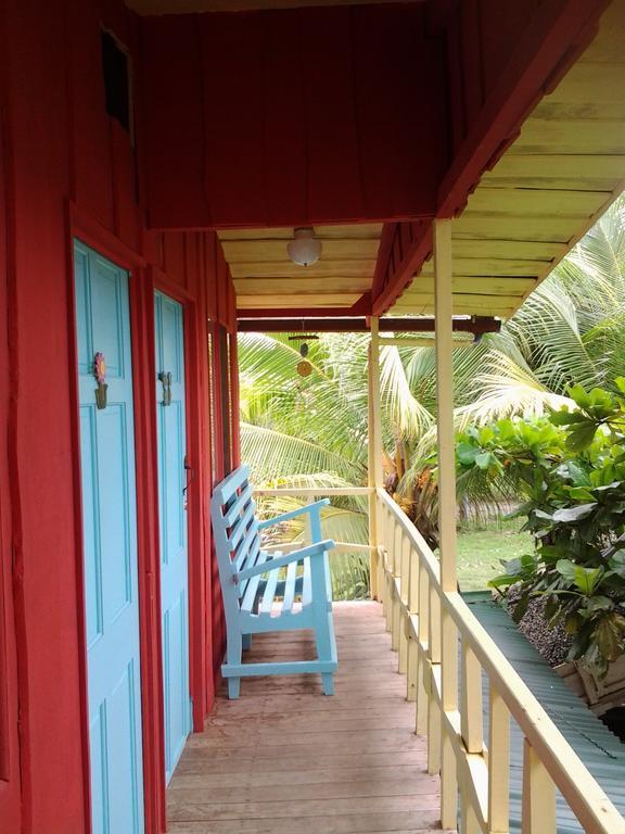 La Ballena Roja Guest House And Cafe Uvita Habitación foto