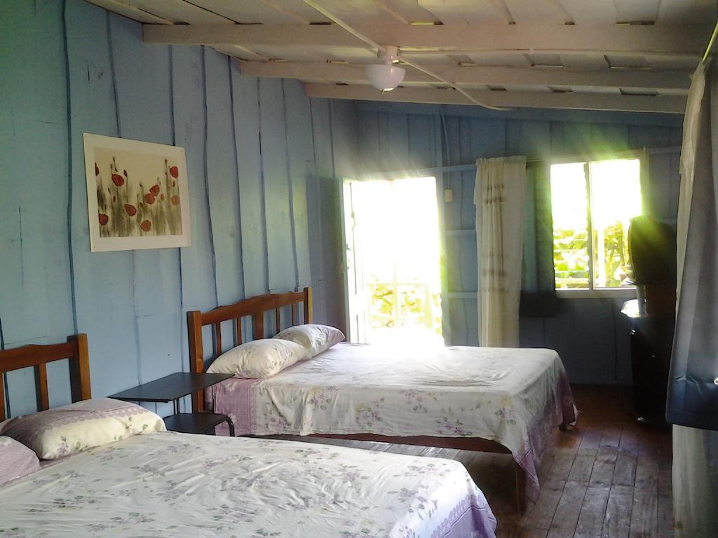La Ballena Roja Guest House And Cafe Uvita Habitación foto